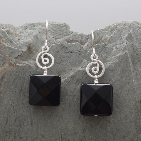 Pacha Jatun Onyx Square Earring